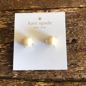 Large Pearl studs!